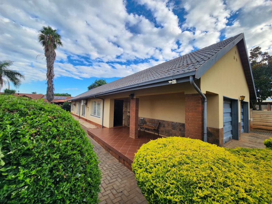 3 Bedroom Property for Sale in Rustenburg Central North West